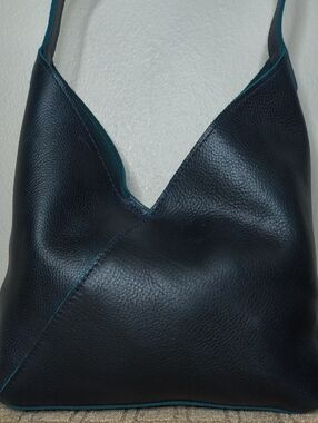 Portland Leather Naomi  Shoulder Bag In Boreal